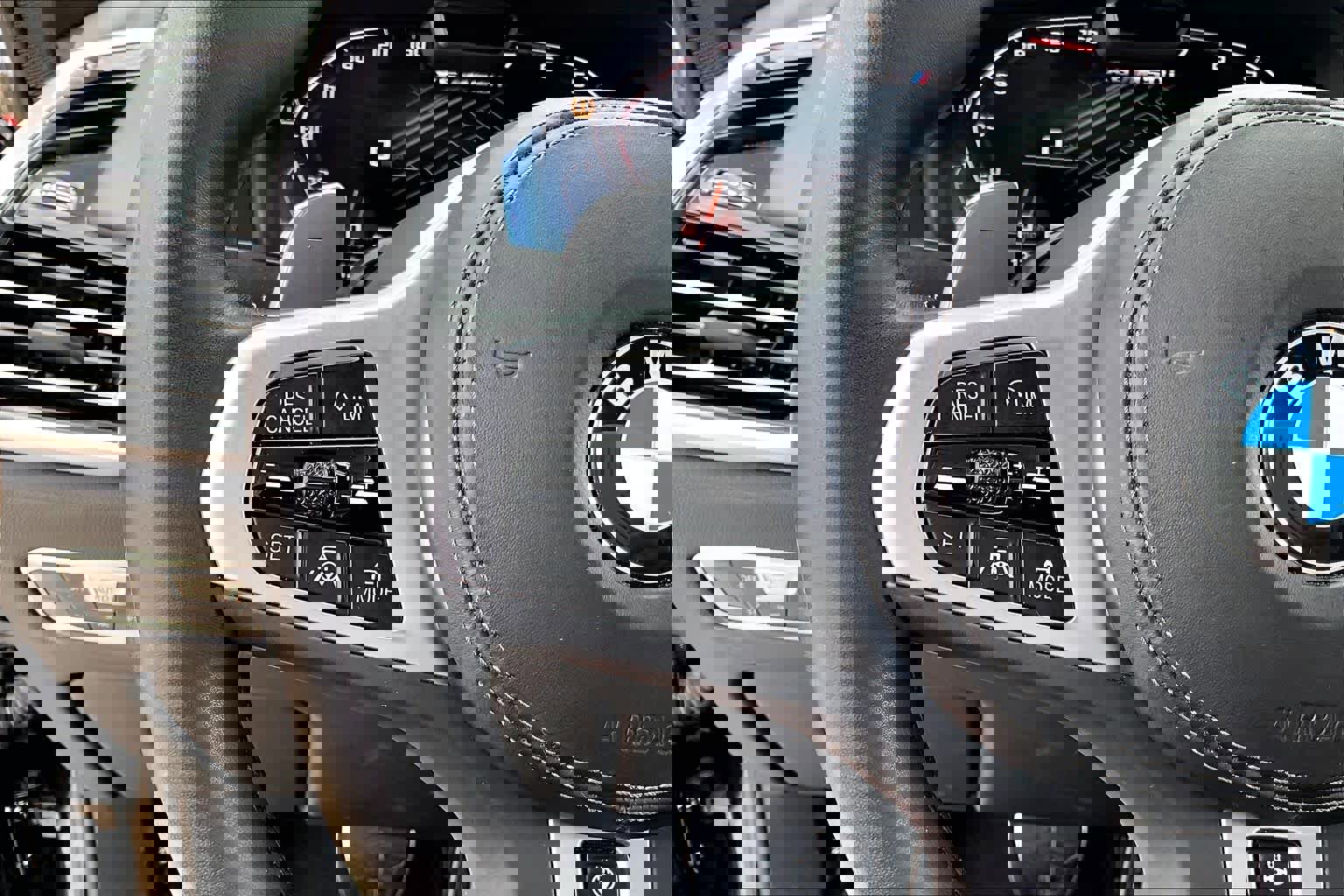 Used 2022 BMW X6 M50i w/ Executive Package AWD/4WD image 22