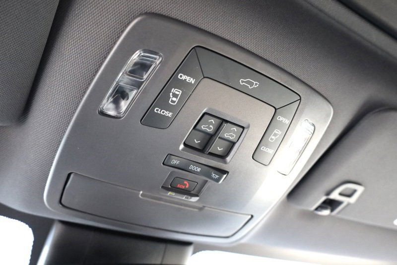 Used 2022 Toyota Sienna XLE image 29