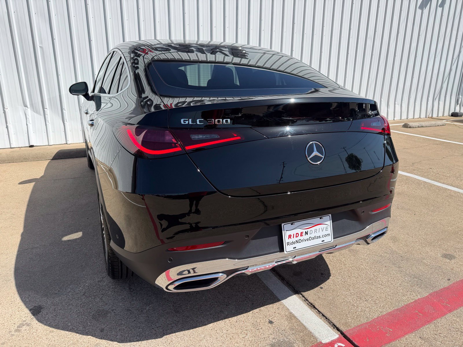 Used 2025 Mercedes-Benz GLC 300 4MATIC image 5