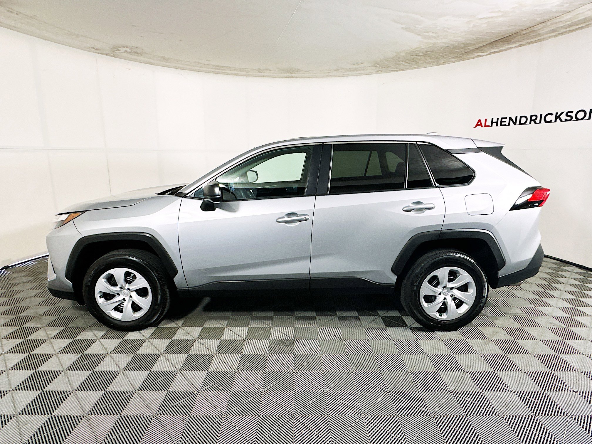 Used 2024 Toyota RAV4 LE image 6