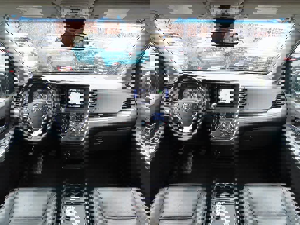 Used 2017 Toyota Sienna SE image 20