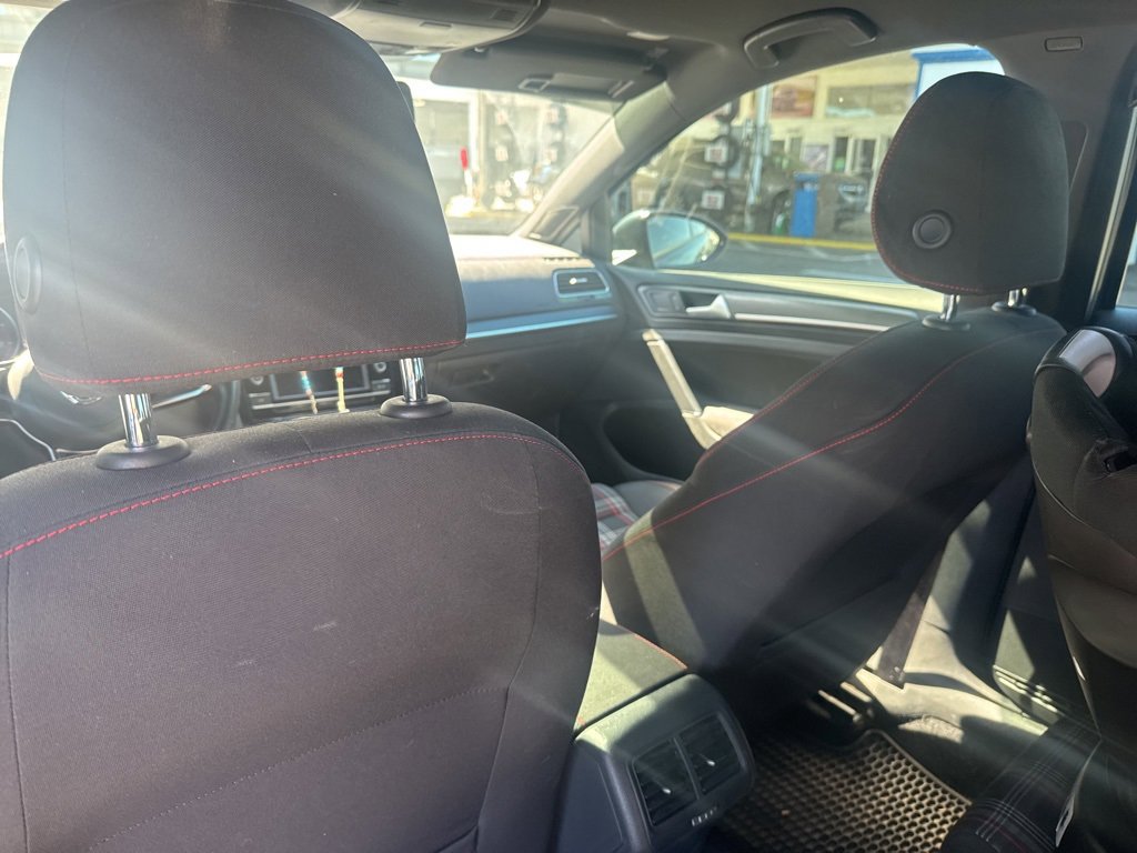 Used 2018 Volkswagen Golf 4-Door image 14