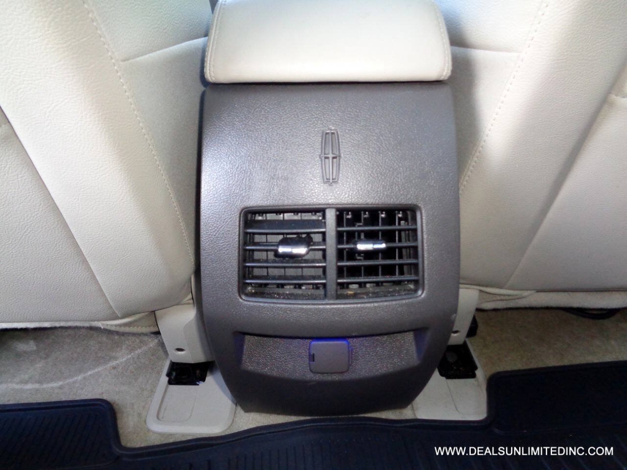 Used 2015 Lincoln MKX AWD w/ Equipment Group 102A image 19