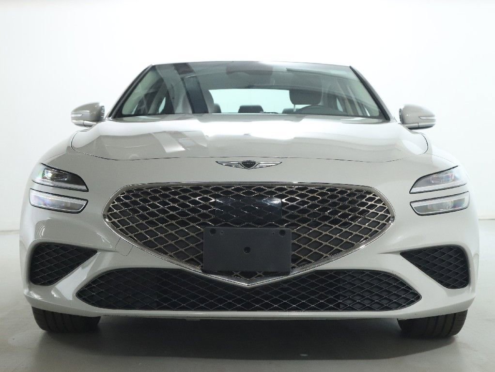 Used 2025 Genesis G70 2.5T image 6