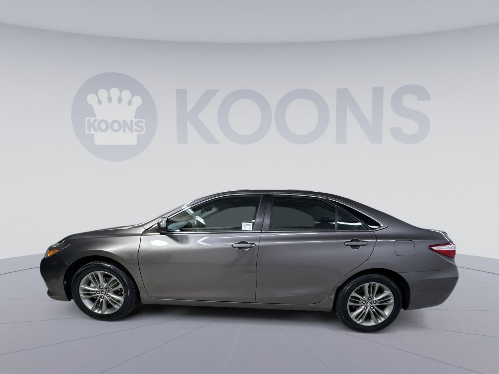 Used 2017 Toyota Camry SE image 8