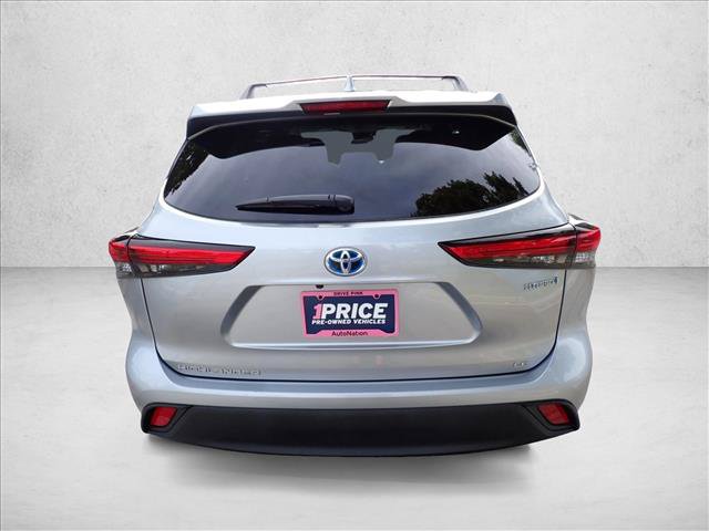 Used 2020 Toyota Highlander LE AWD/4WD image 3