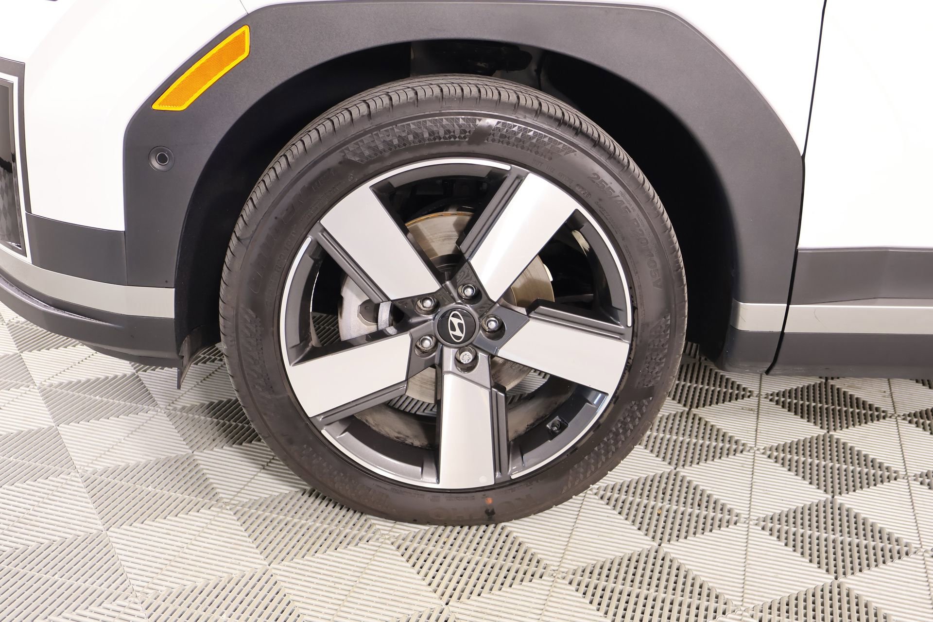 Certified 2025 Hyundai Santa Fe Limited image 19