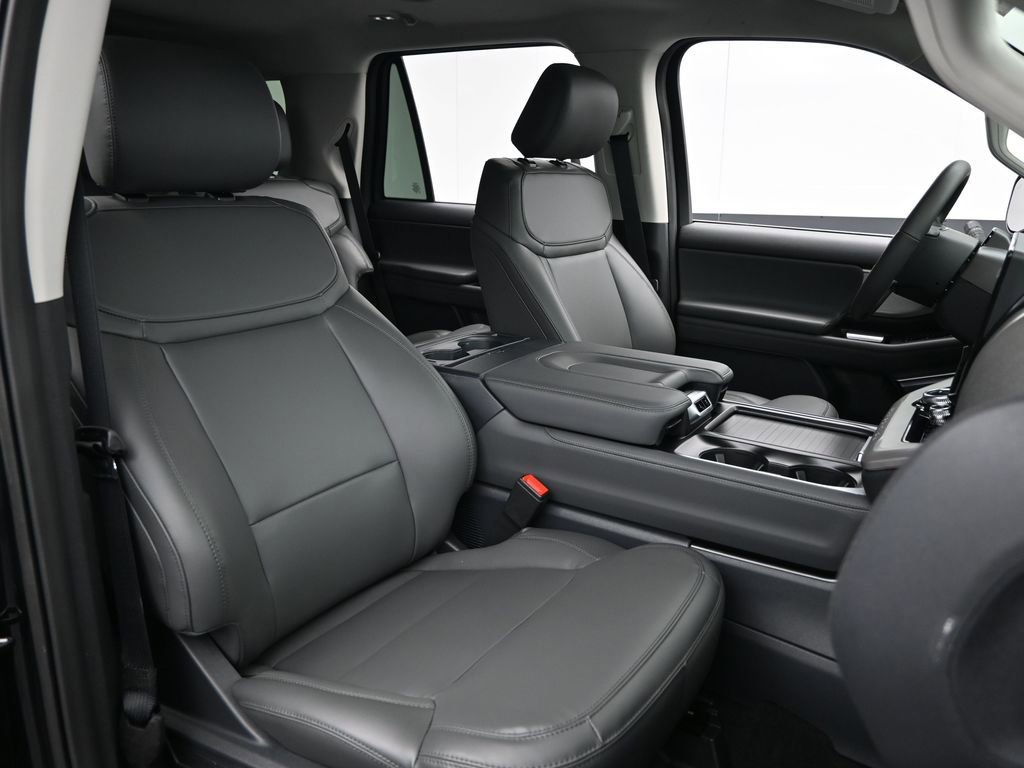 New 2026 Ford Expedition Active image 29