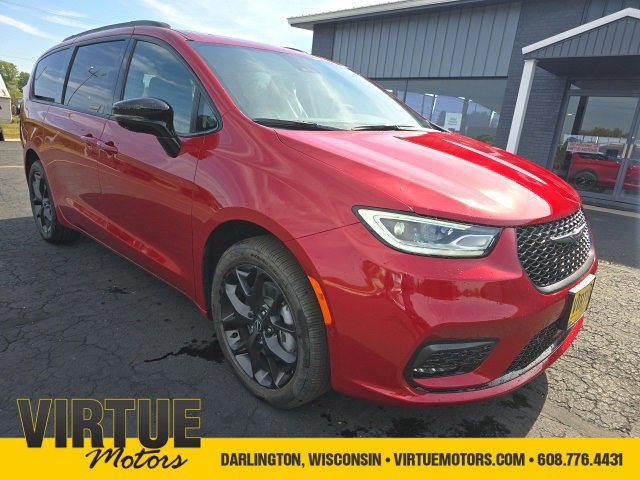 New 2026 Chrysler Pacifica Limited w/ S Appearance Package image 1