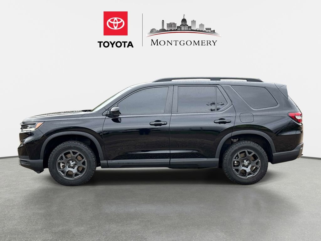 Used 2025 Honda Pilot TrailSport image 7