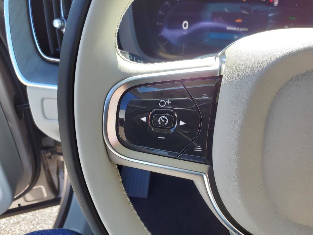 Certified 2025 Volvo XC60 T8 Plus w/ Climate Package image 15