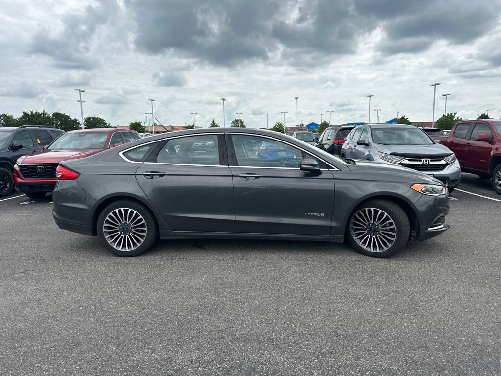 Used 2018 Ford Fusion SE w/ Equipment Group 602A FWD image 12
