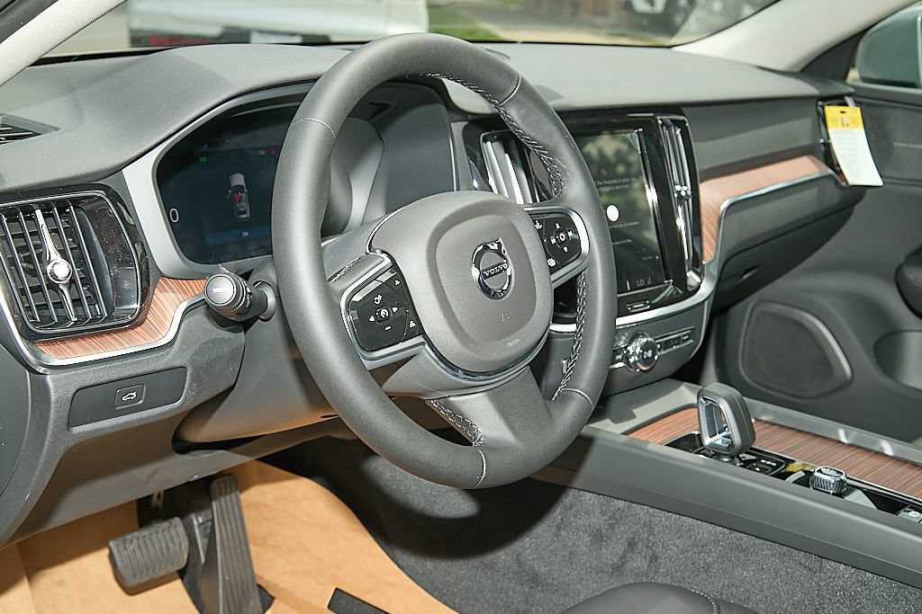 New 2026 Volvo V60 B5 Cross Country Plus w/ Climate Package AWD/4WD image 14