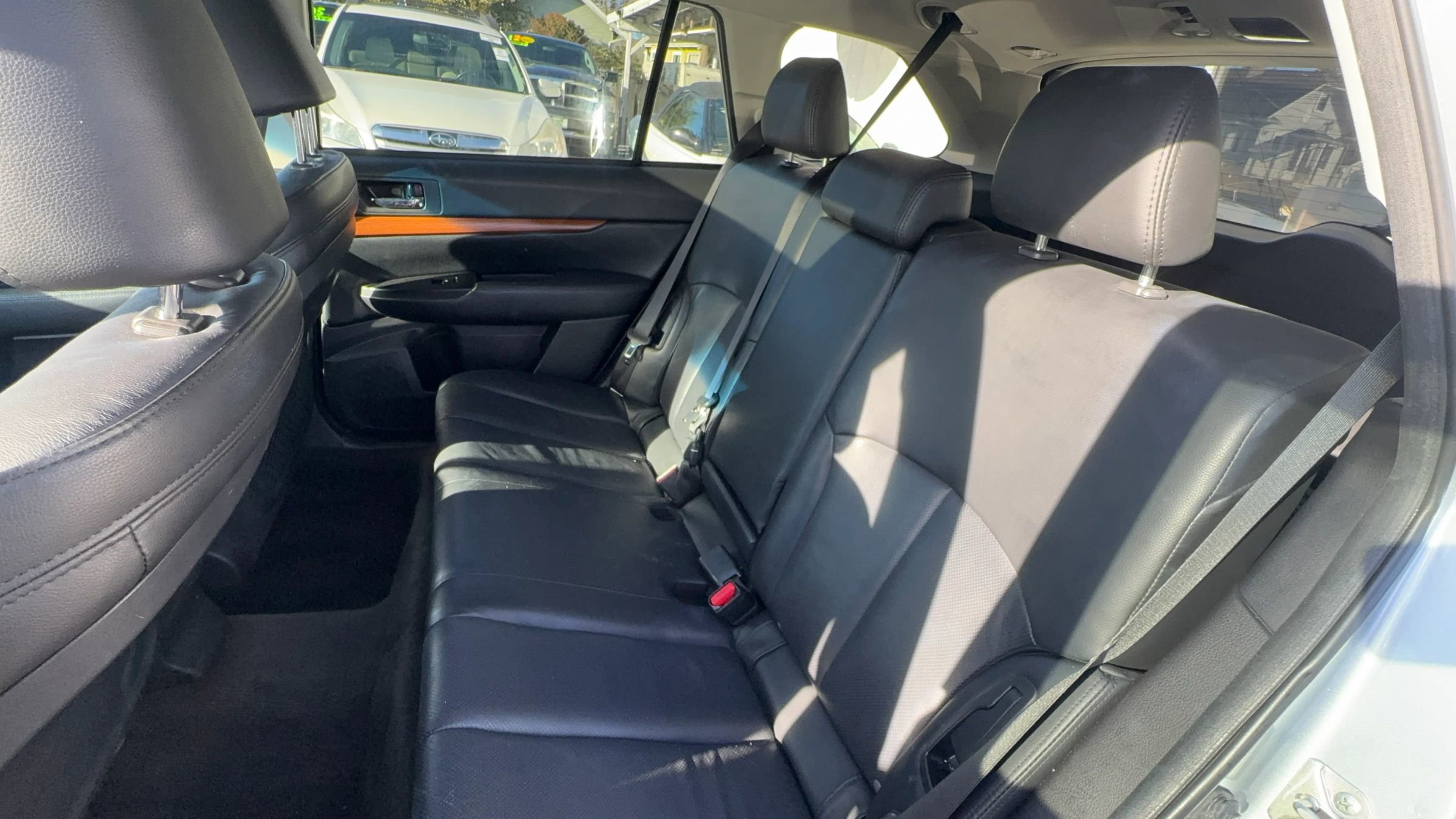 Used 2013 Subaru Outback 2.5i Limited w/ Moonroof Pkg AWD/4WD image 14