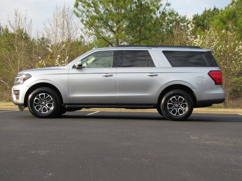 Used 2024 Ford Expedition Max XLT image 5