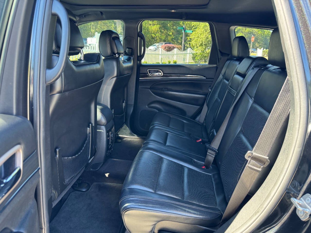 Used 2016 Jeep Grand Cherokee Overland RWD image 13