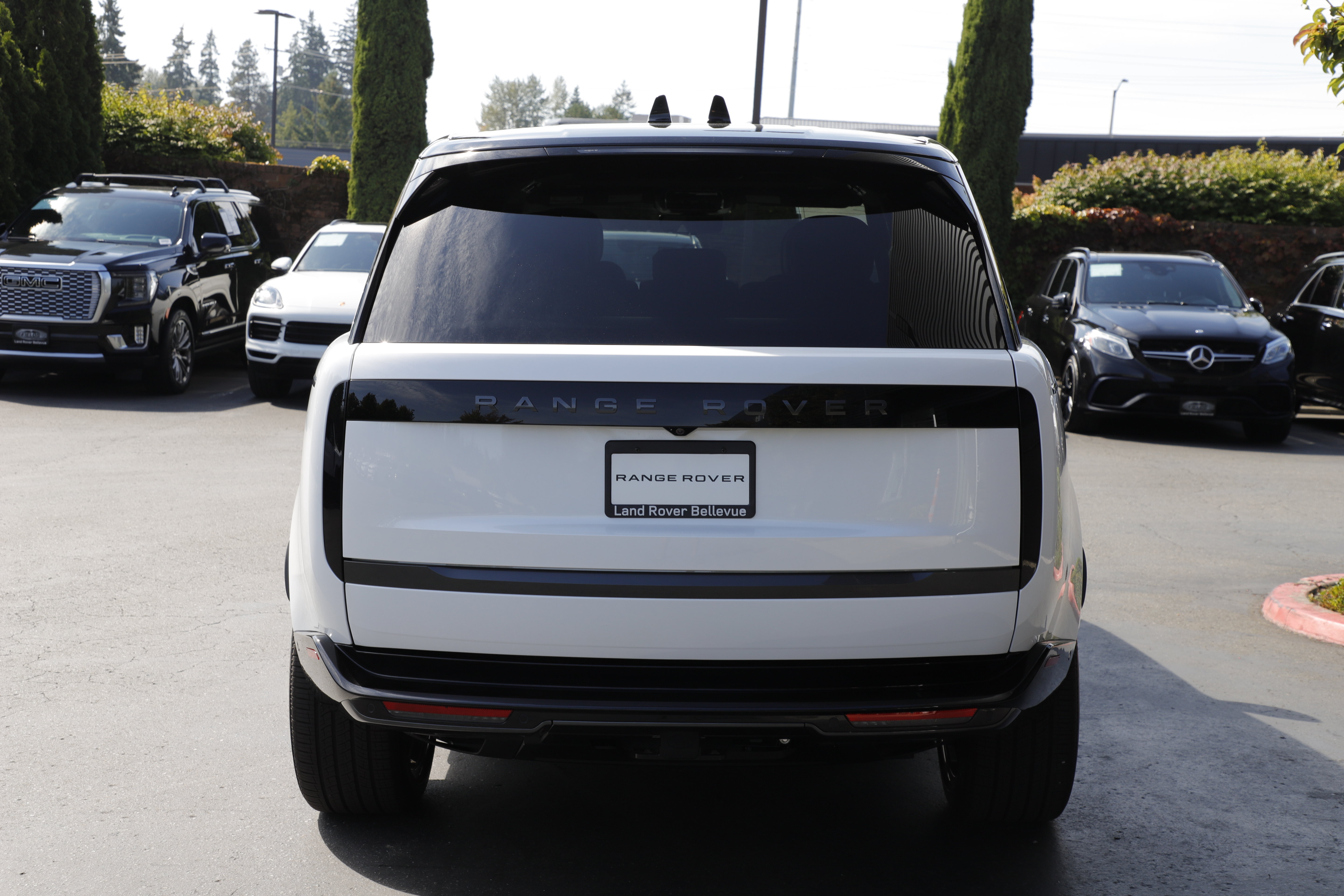 New 2026 Land Rover Range Rover Long Wheelbase SE AWD/4WD image 5