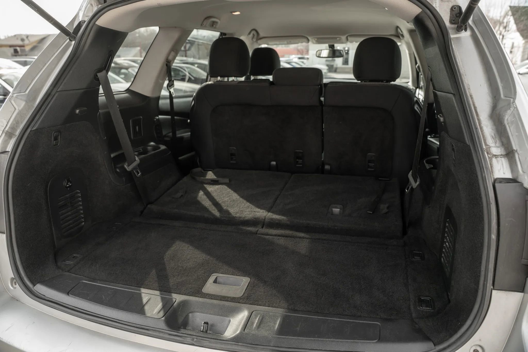 Used 2019 Nissan Pathfinder SV image 11