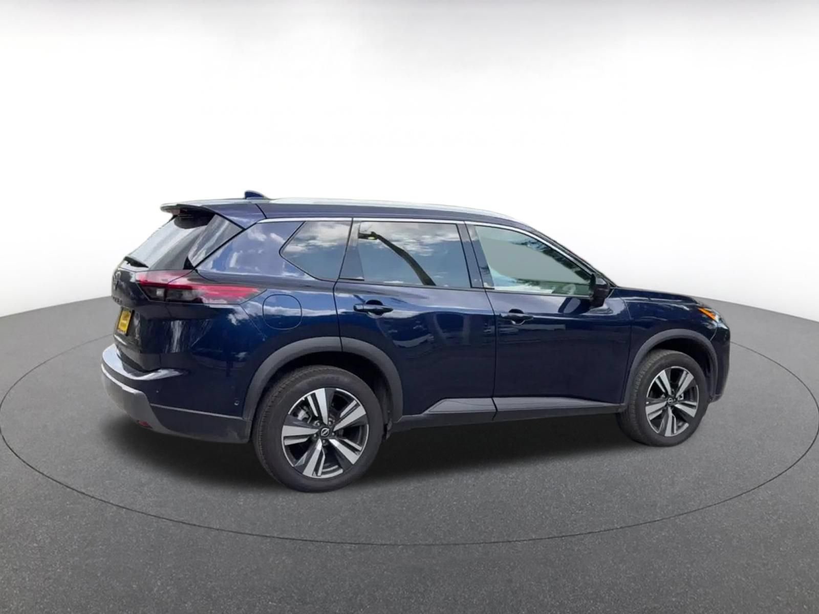 Used 2026 Nissan Rogue SL FWD image 15