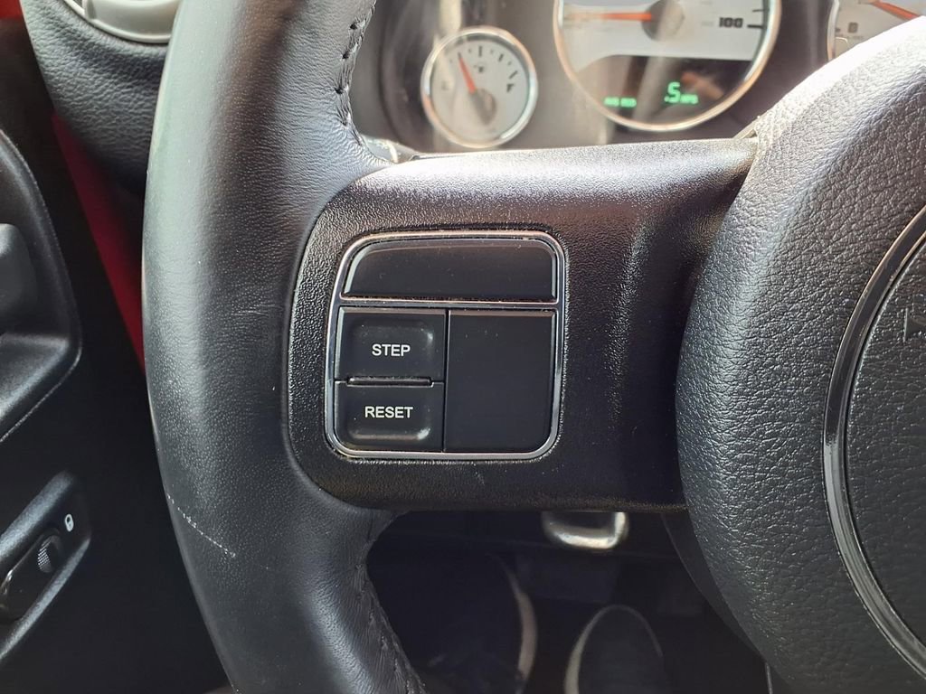 Used 2018 Jeep Wrangler Unlimited Sahara AWD/4WD image 12