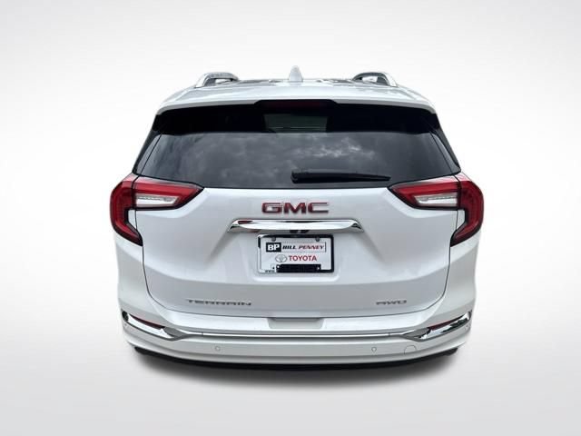 Used 2022 GMC Terrain Denali w/ Denali Premium Package AWD/4WD image 4