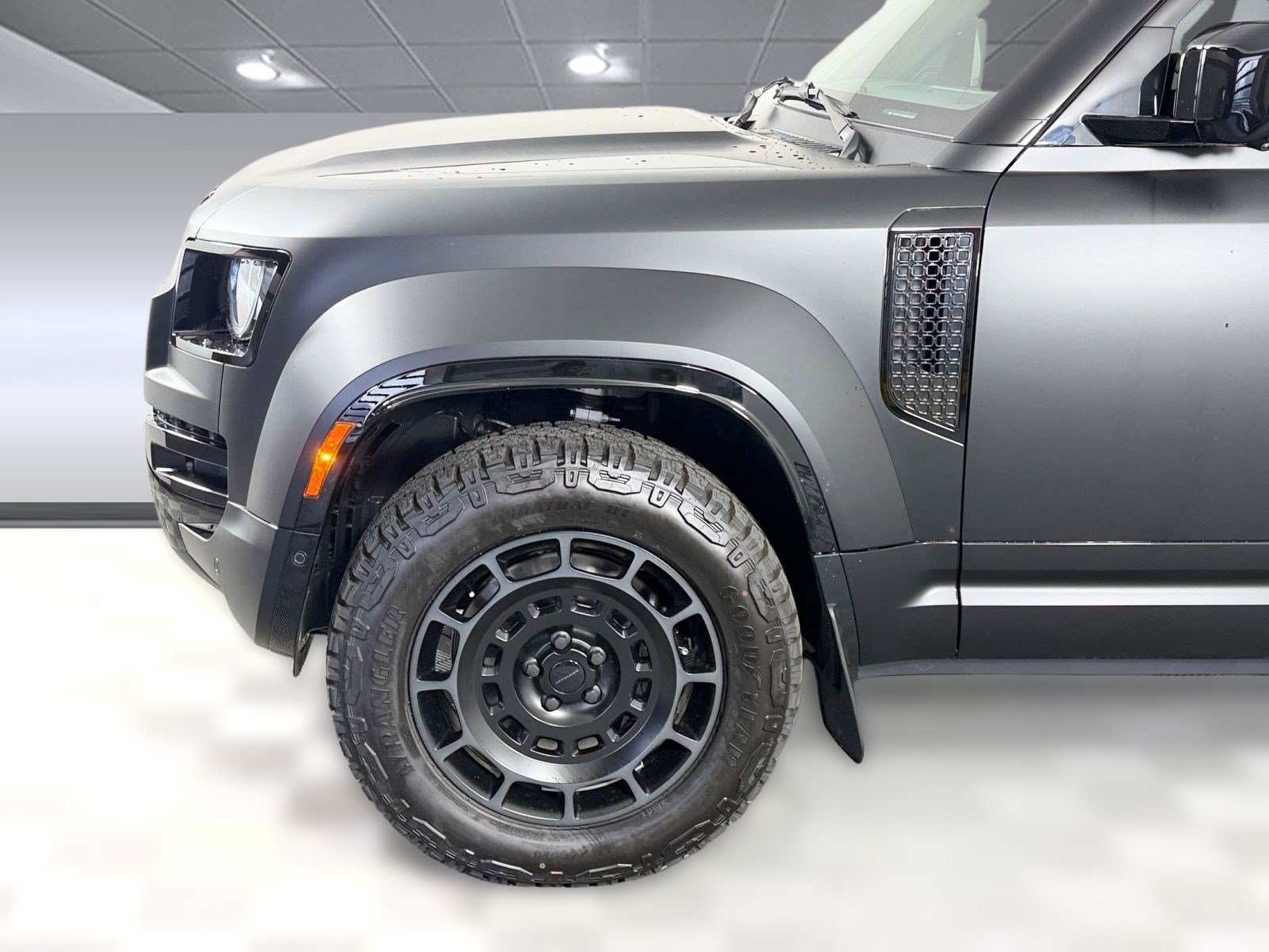 New 2026 Land Rover Defender 110 OCTA AWD/4WD image 20