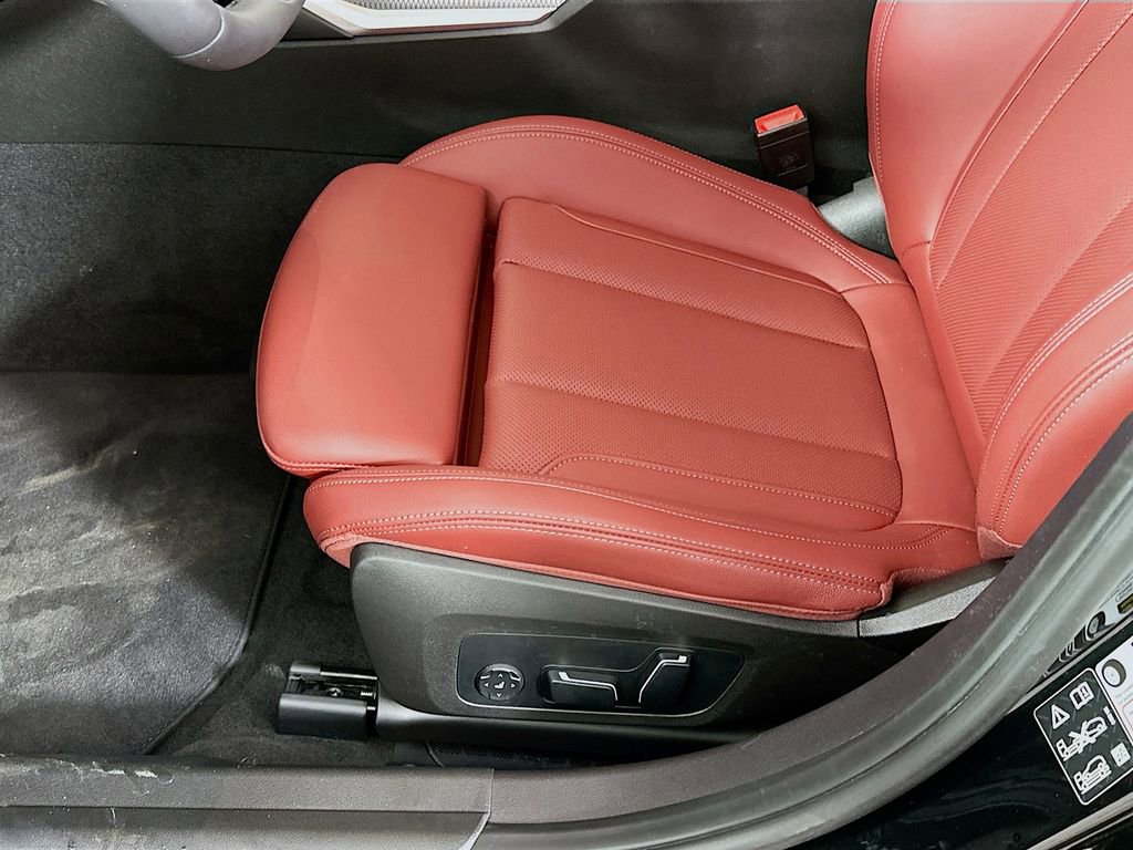 Used 2025 BMW 330i xDrive Sedan w/ Premium Package image 26