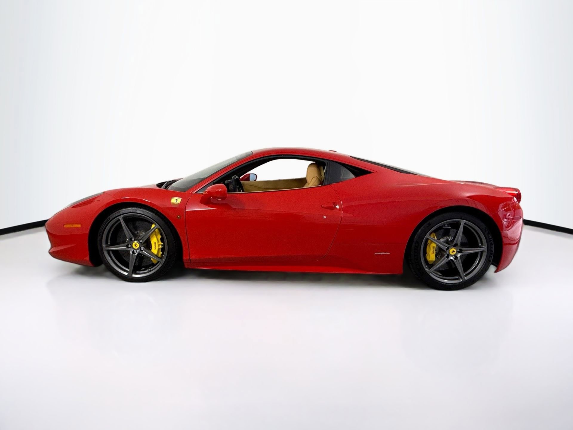 Used 2011 Ferrari 458 Italia Coupe RWD image 4