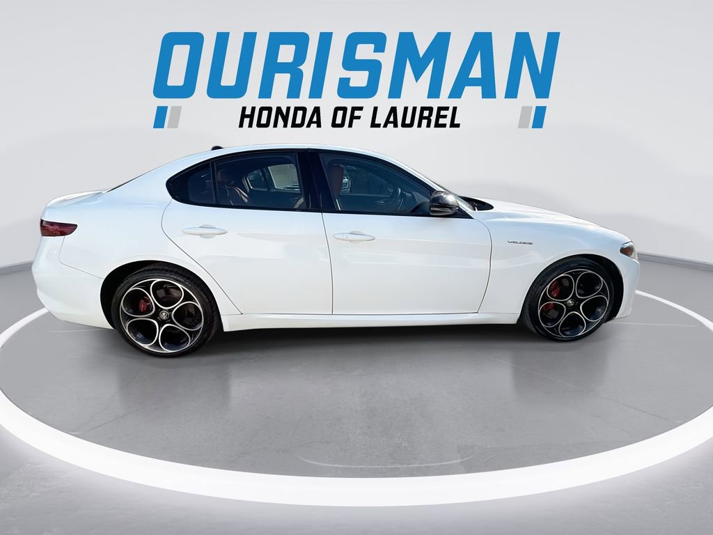 Used 2022 Alfa Romeo Giulia Veloce image 9