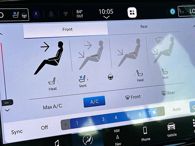 Used 2025 Chrysler Pacifica Pinnacle image 21