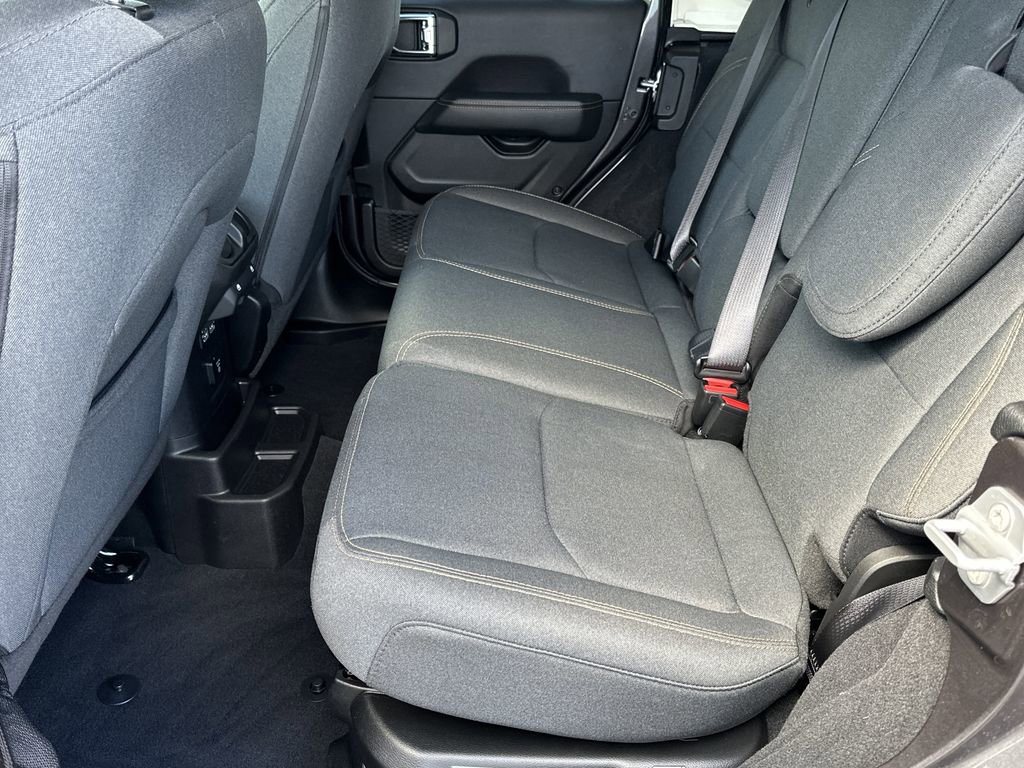 Certified 2025 Jeep Wrangler Unlimited Sahara w/ Safety Group image 15