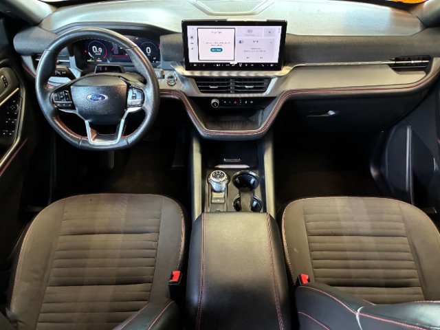 Used 2025 Ford Explorer ST-Line w/ ST-Line Street Pack AWD/4WD image 17