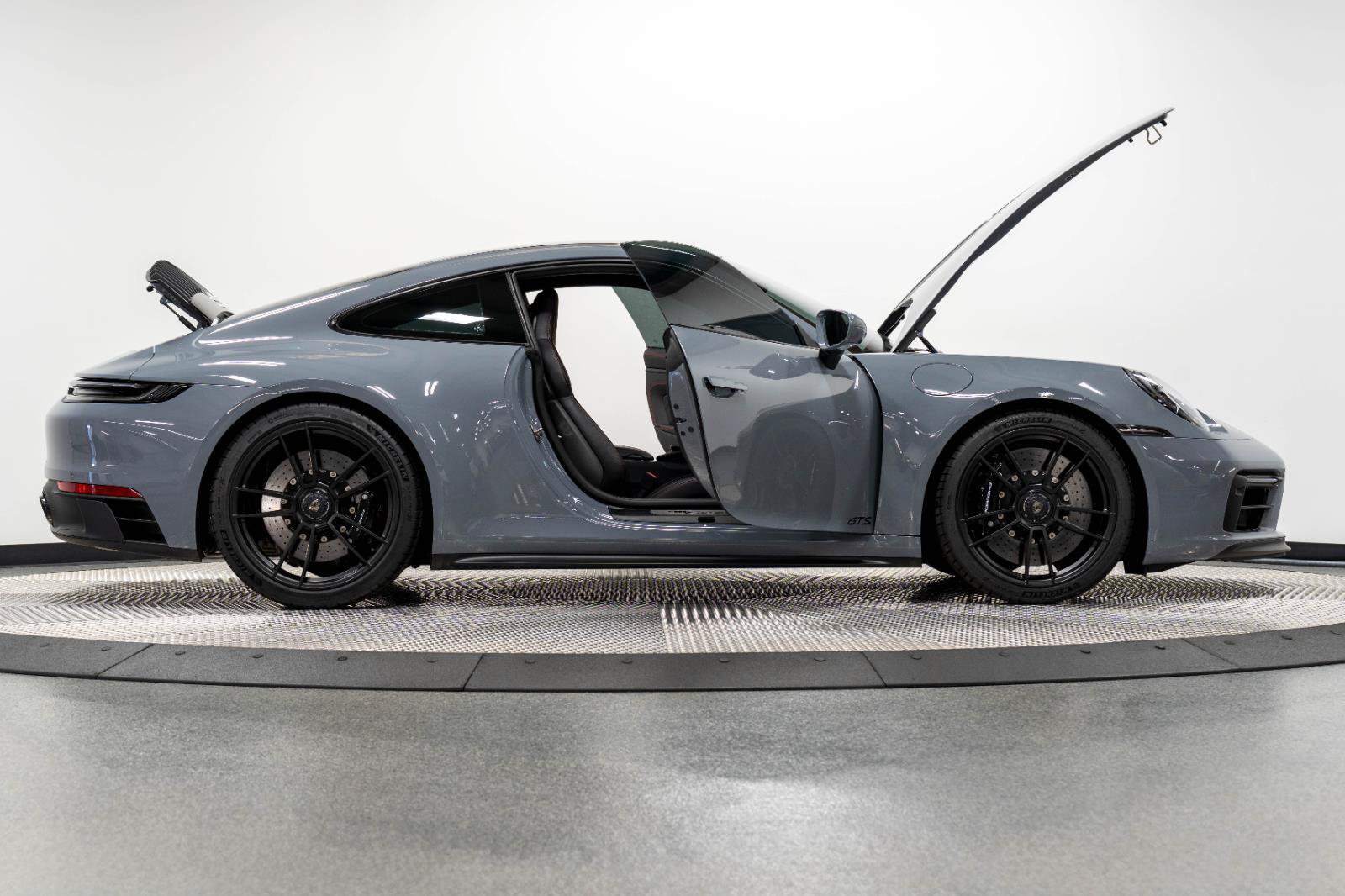 Used 2023 Porsche 911 Carrera GTS RWD image 21
