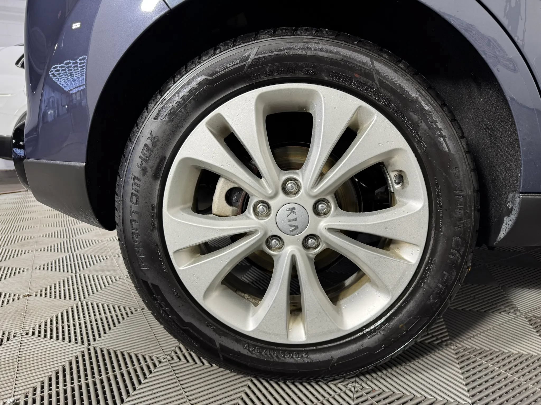 Used 2016 Kia Soul + FWD image 41