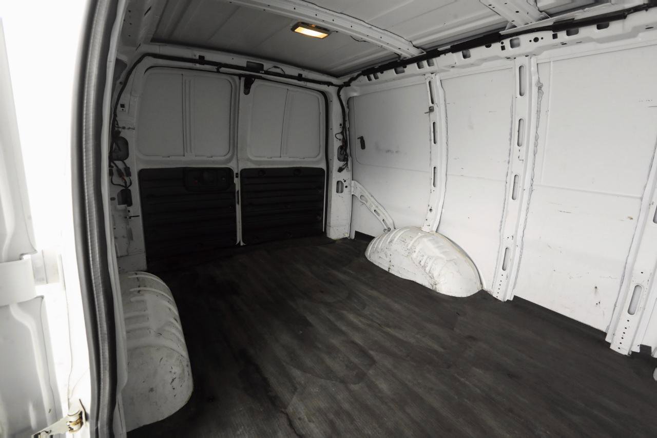 Used 2014 GMC Savana 1500 image 25