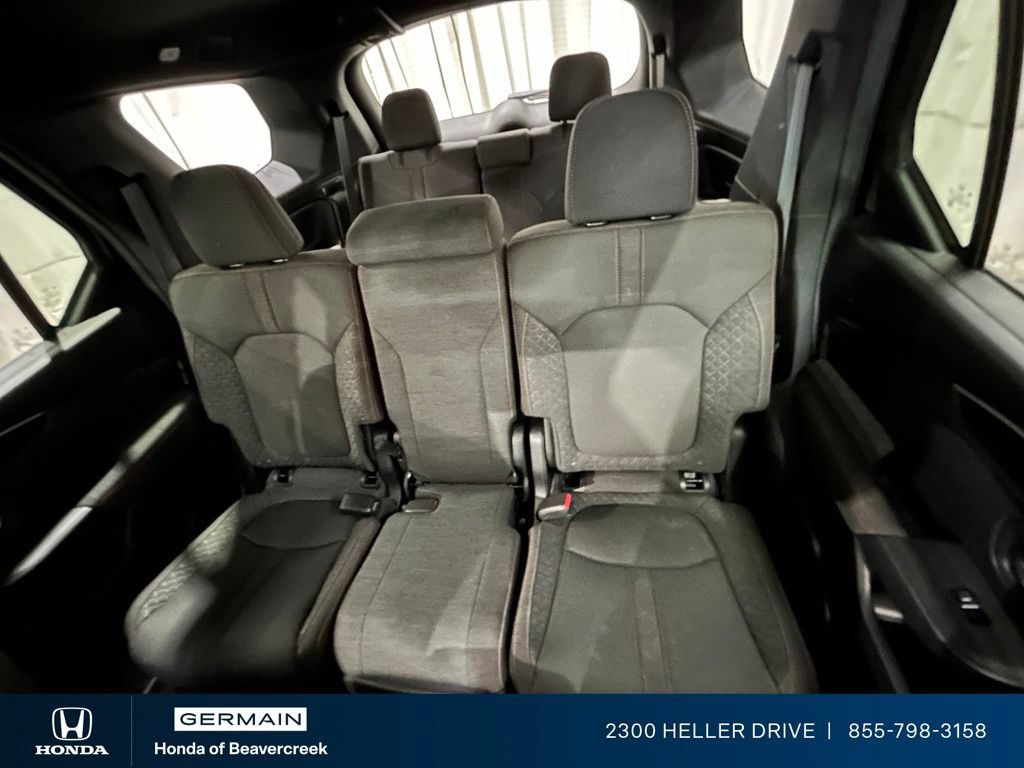 Used 2025 Honda Pilot Sport image 28