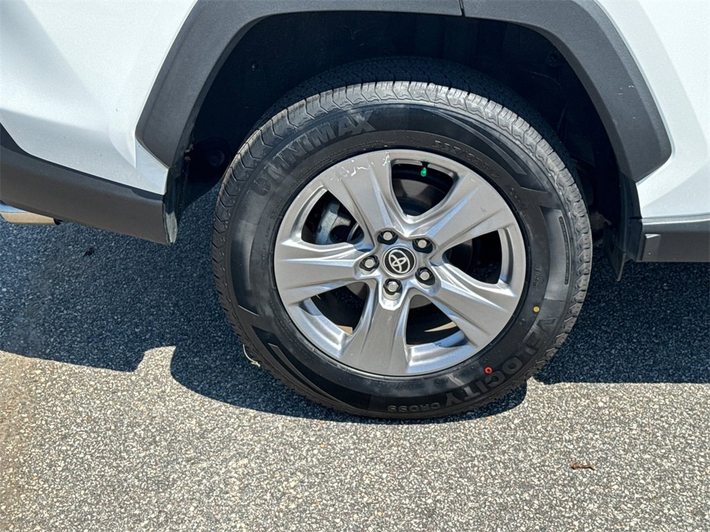 Used 2022 Toyota RAV4 XLE image 17