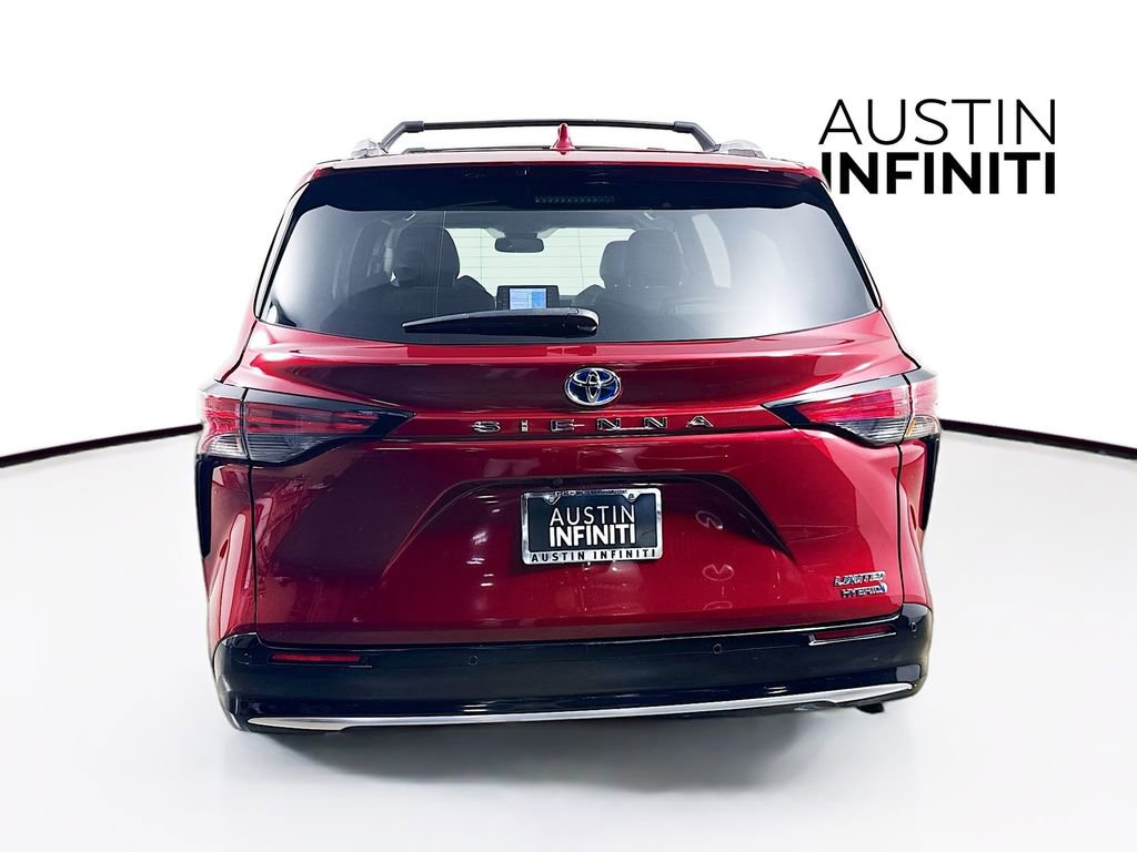 Used 2024 Toyota Sienna Limited image 6