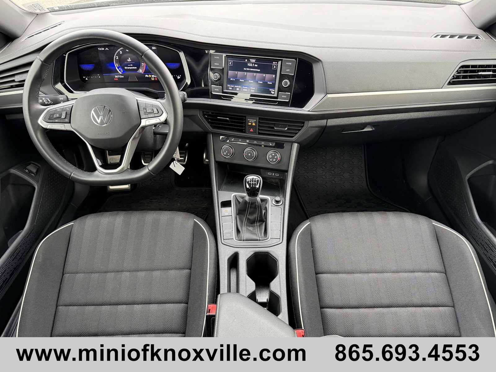Used 2024 Volkswagen Jetta Sport image 14
