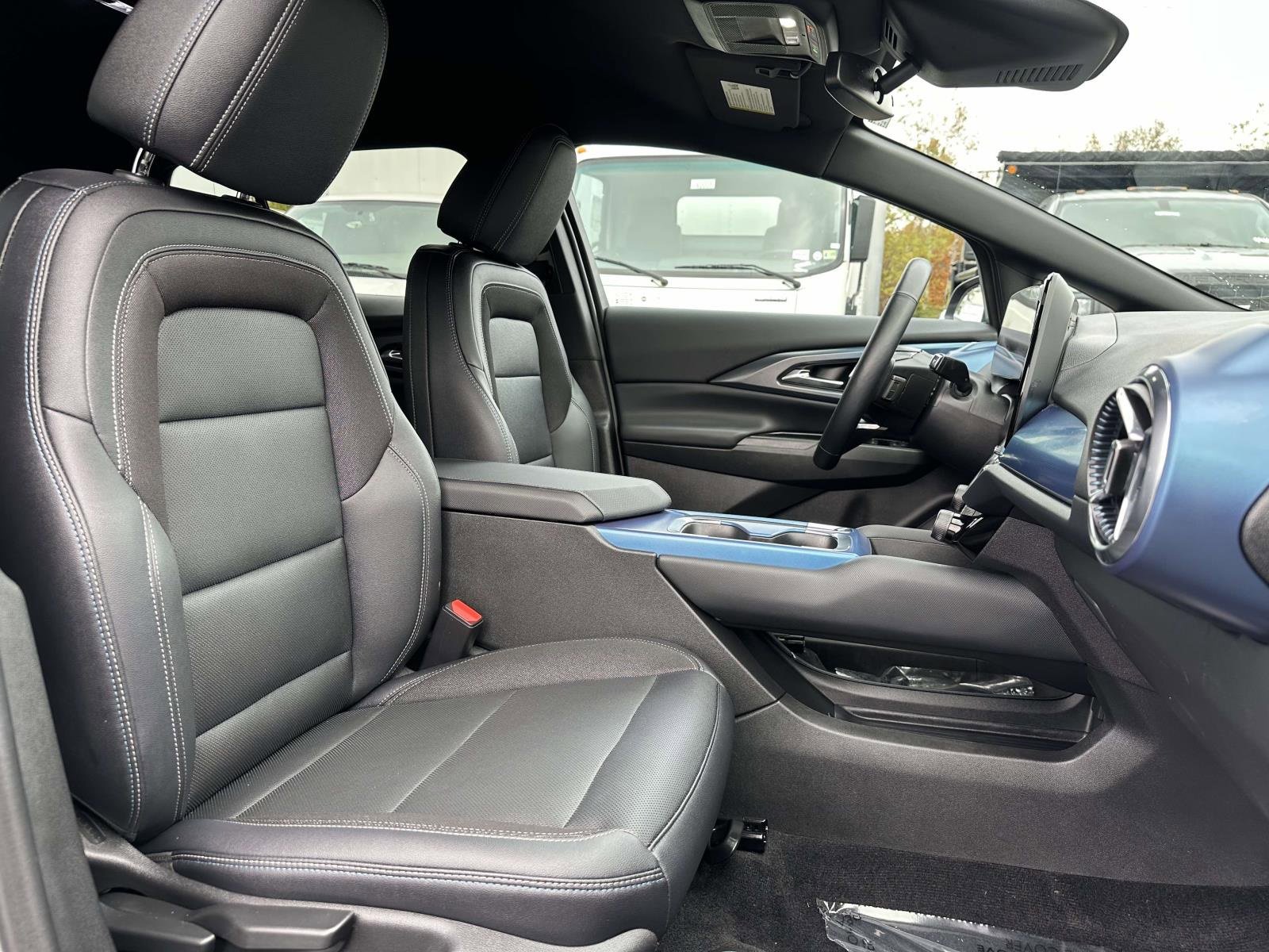 Used 2024 Chevrolet Equinox EV LT image 26