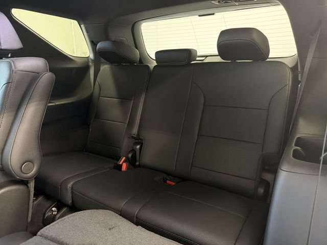 New 2026 Chevrolet Traverse LT w/ Midnight/Sport Edition AWD/4WD image 21