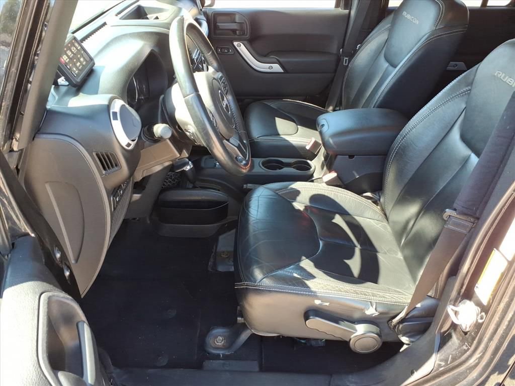 Used 2014 Jeep Wrangler Unlimited Rubicon w/ Connectivity Group AWD/4WD image 16