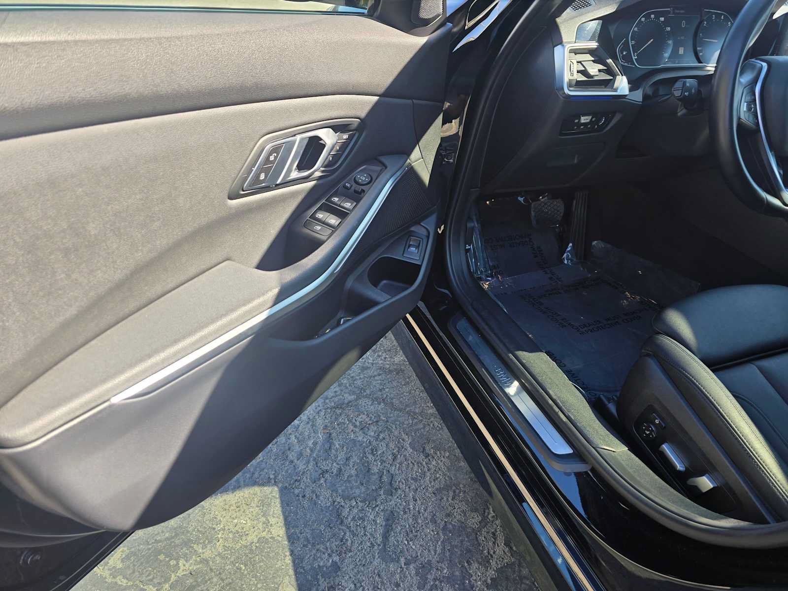Used 2021 BMW 330i Sedan w/ Convenience Package RWD image 20