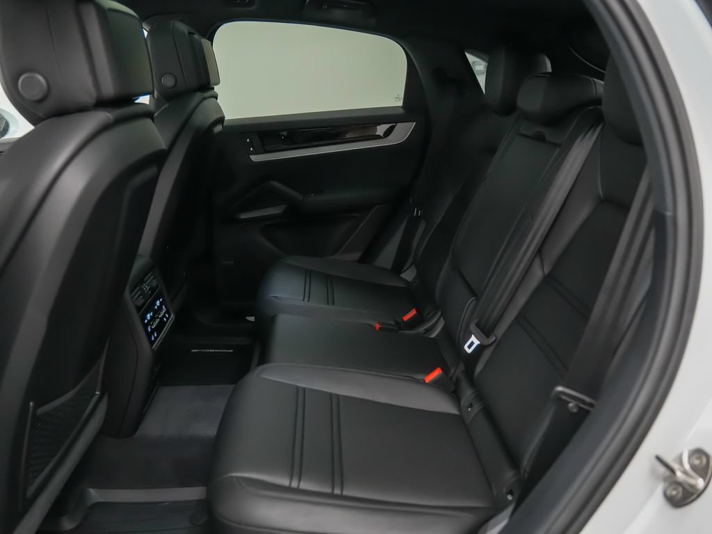 New 2026 Porsche Cayenne E-Hybrid Coupe AWD/4WD image 18