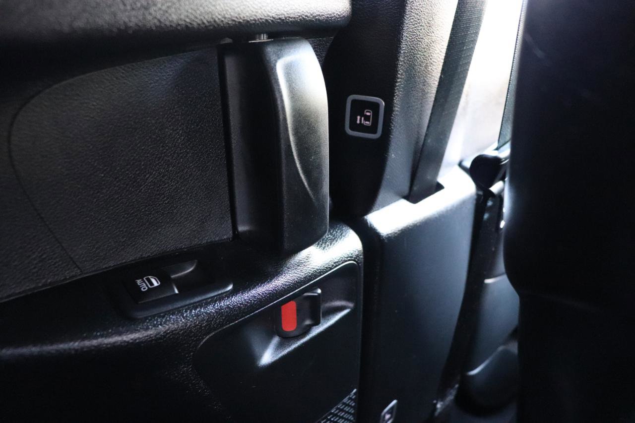 Used 2026 Chrysler Pacifica Select FWD image 26