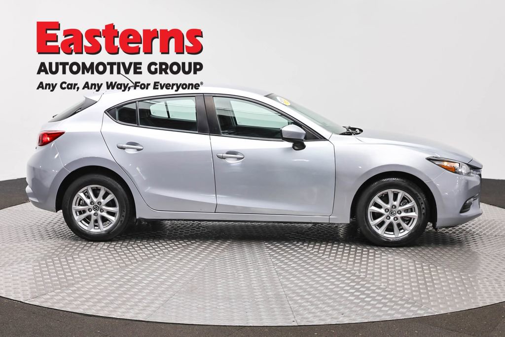 Used 2017 MAZDA MAZDA3 Sport FWD image 4