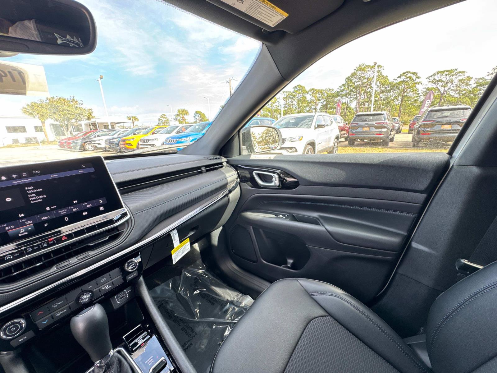 New 2026 Jeep Compass Latitude image 25