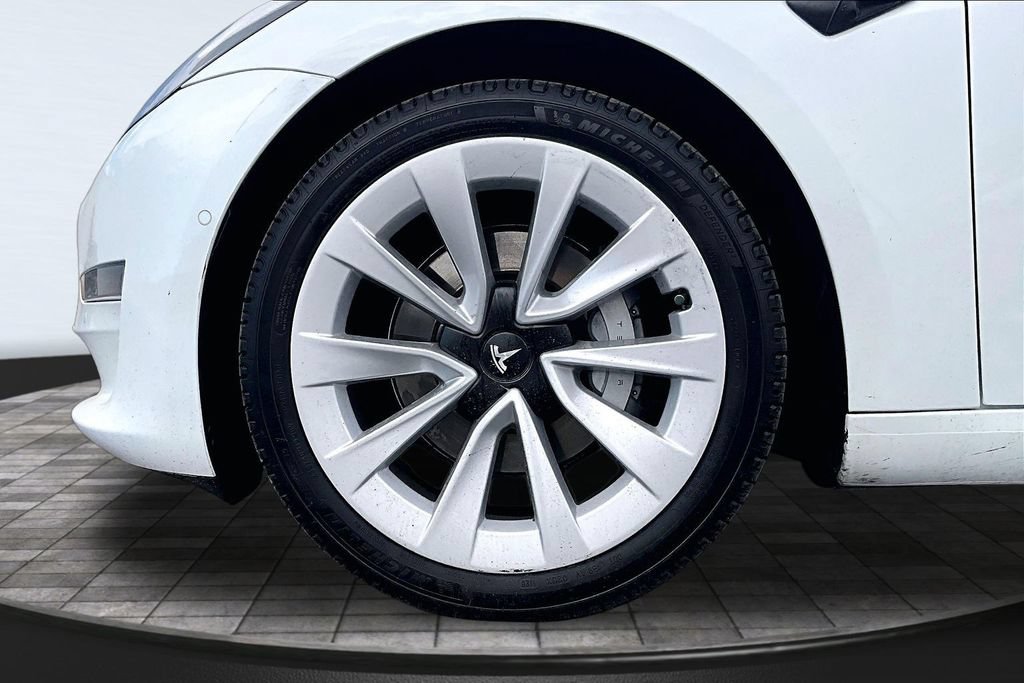 Used 2022 Tesla Model 3 Long Range AWD/4WD image 9