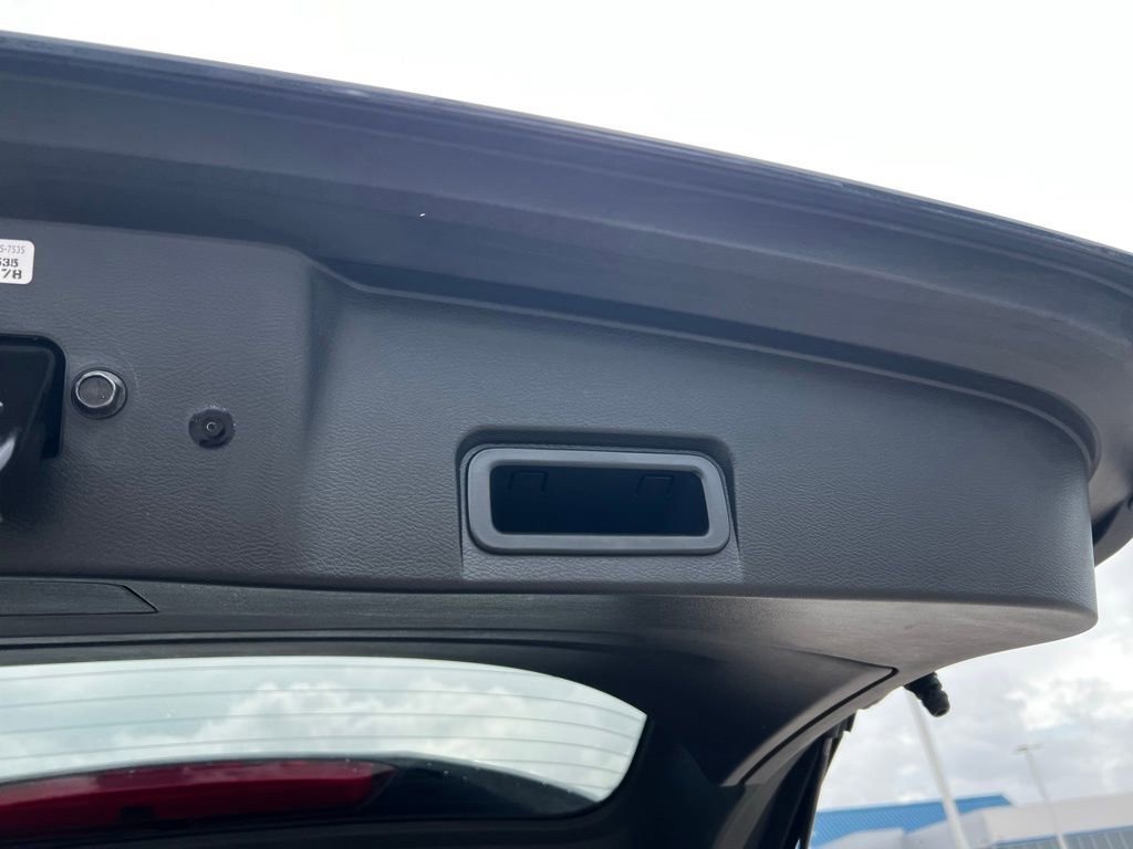 Used 2023 Nissan Rogue SV image 30