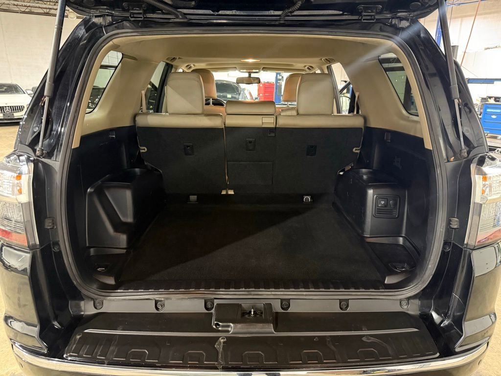 Used 2018 Toyota 4Runner Limited AWD/4WD image 30